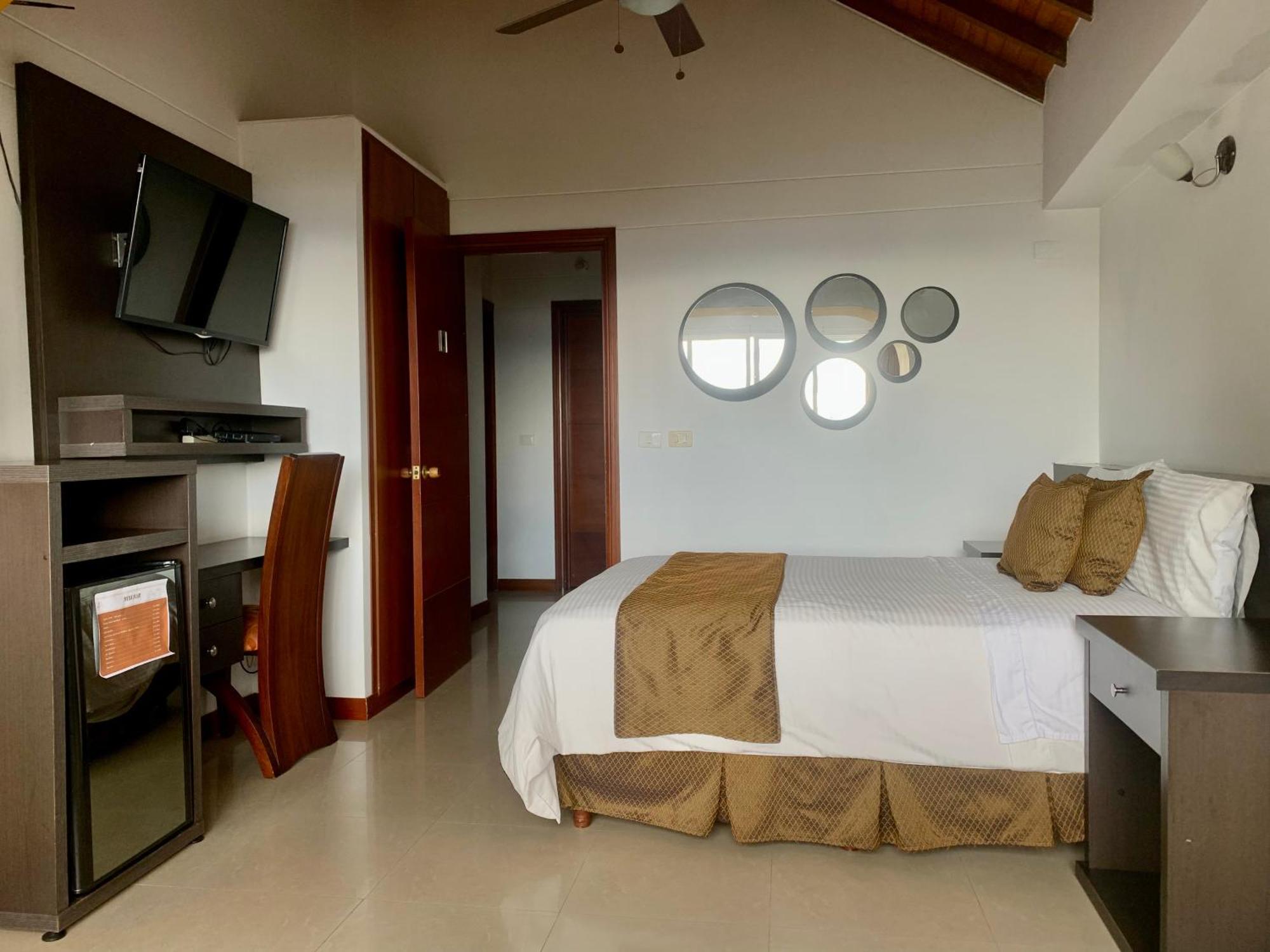 Serenity Suites Casa Boutique Букараманга Екстериор снимка