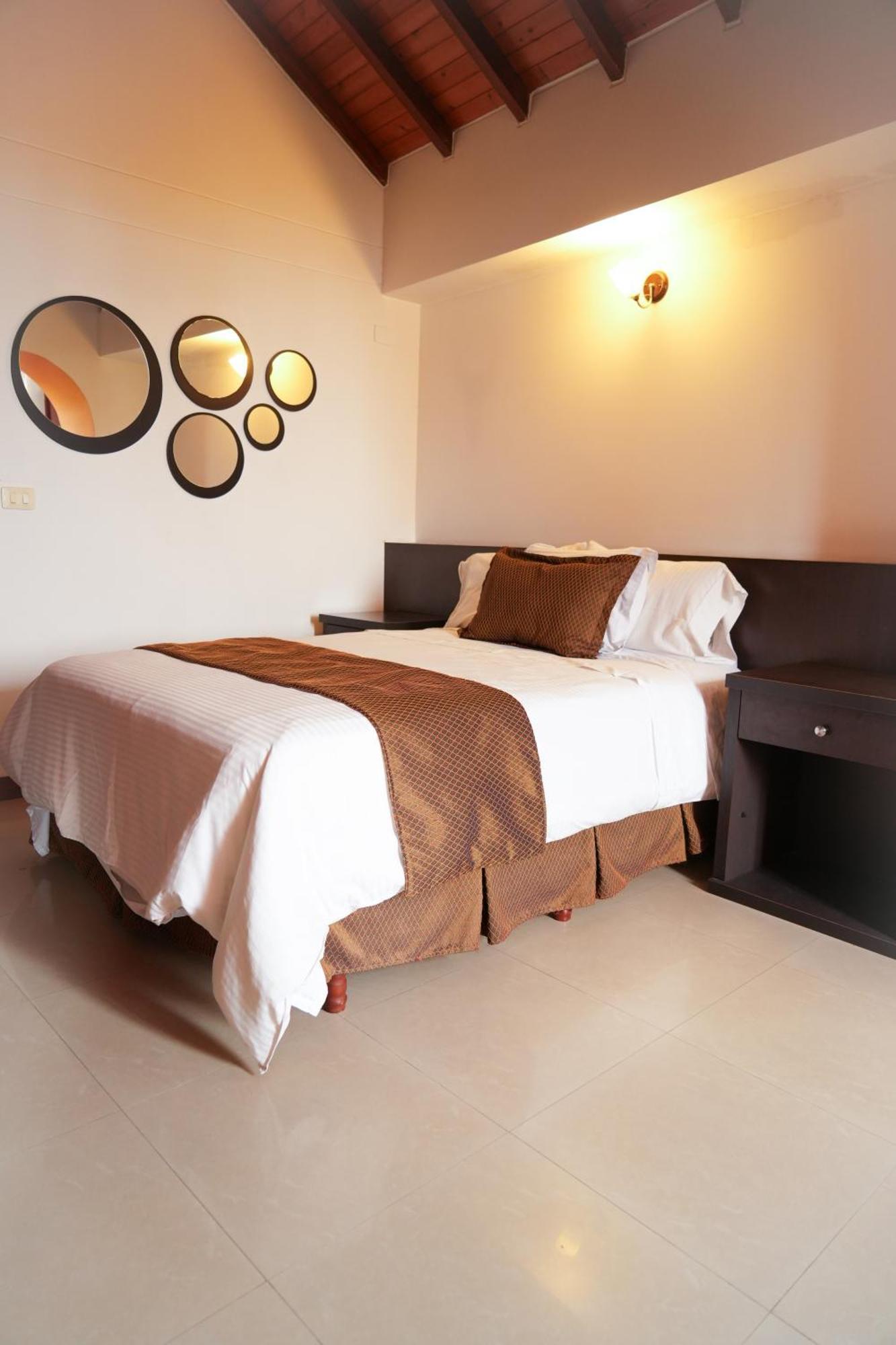Serenity Suites Casa Boutique Букараманга Екстериор снимка
