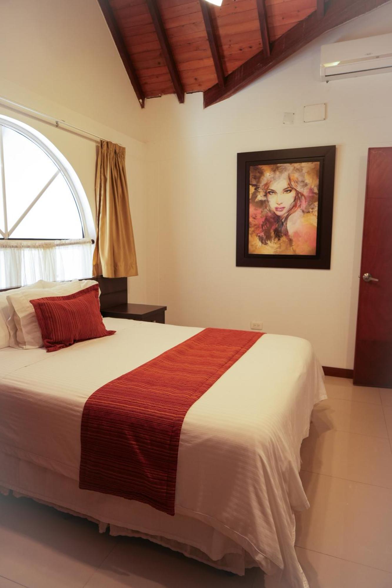 Serenity Suites Casa Boutique Букараманга Екстериор снимка