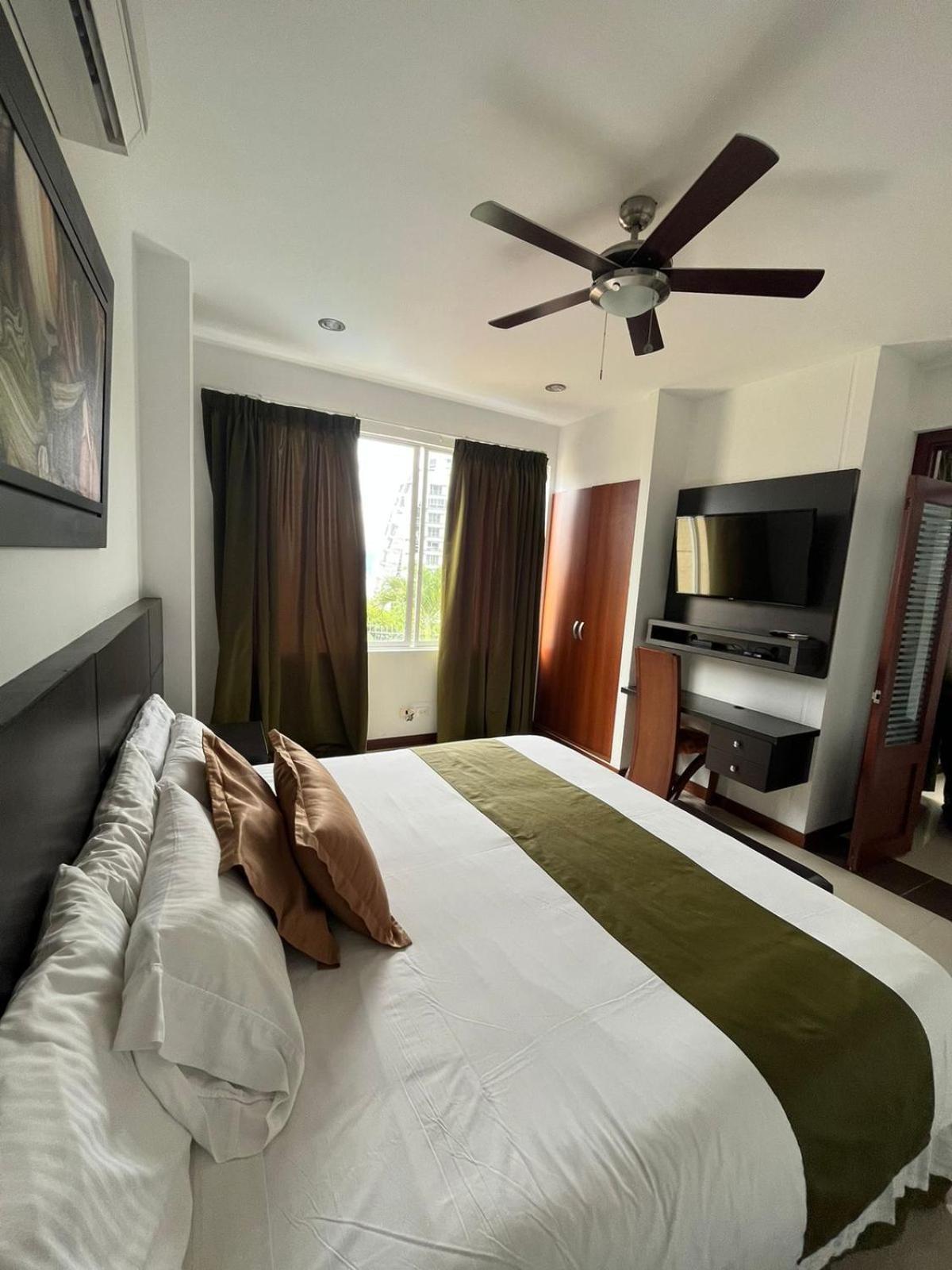 Serenity Suites Casa Boutique Букараманга Екстериор снимка
